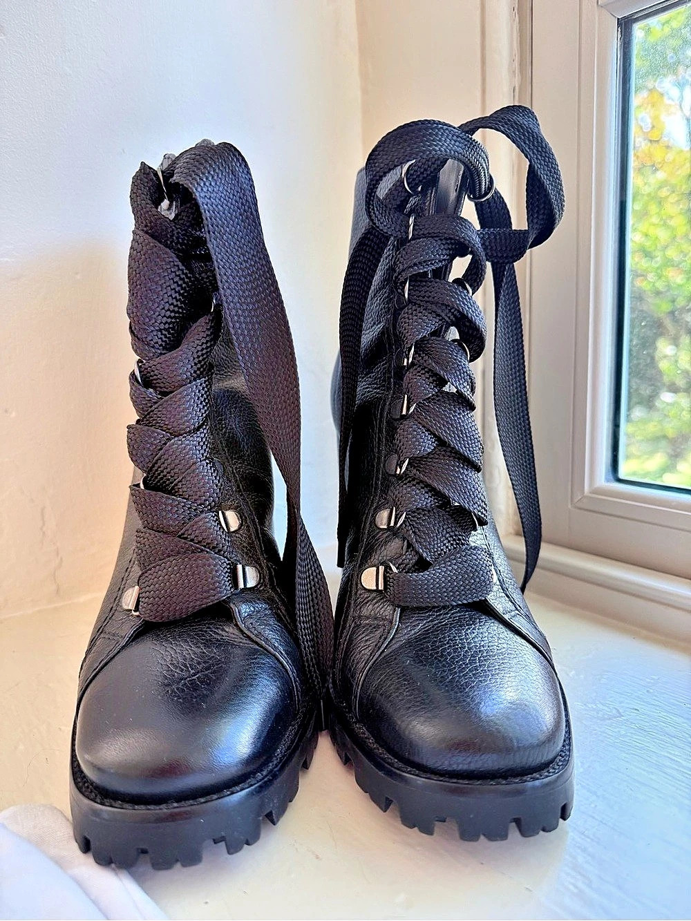Schutz 240 Leather Bootie Black Lace-Up Heeled Ankle Boots